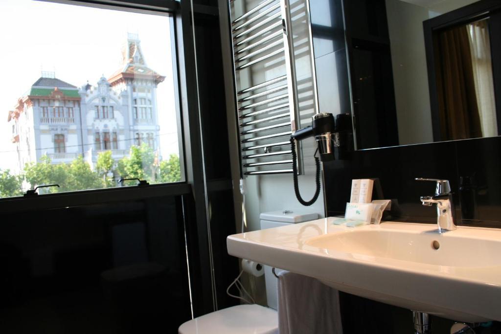 Hotel Villa Rosario Ii, Edificio Moderno Ribadesella Bagian luar foto